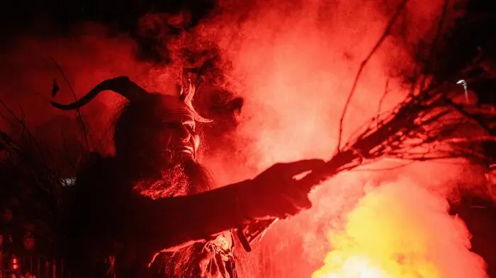 Und auch Feuer und Rauch kamen Freitagabend nicht zu knapp.