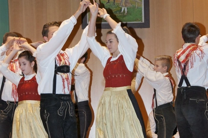 Aufgetanzt hat auch die Jugendvolkstanz- und Schuhplattlergruppe Fürnitz.