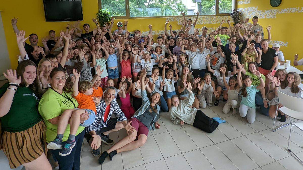 81 Kids sind mit Begeisterung bei den Proben beim Jugend-Sommerlager in Gleisdorf dabei