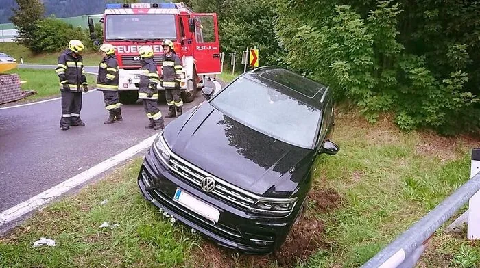 Ein Auto kam von der Fahrbahn ab