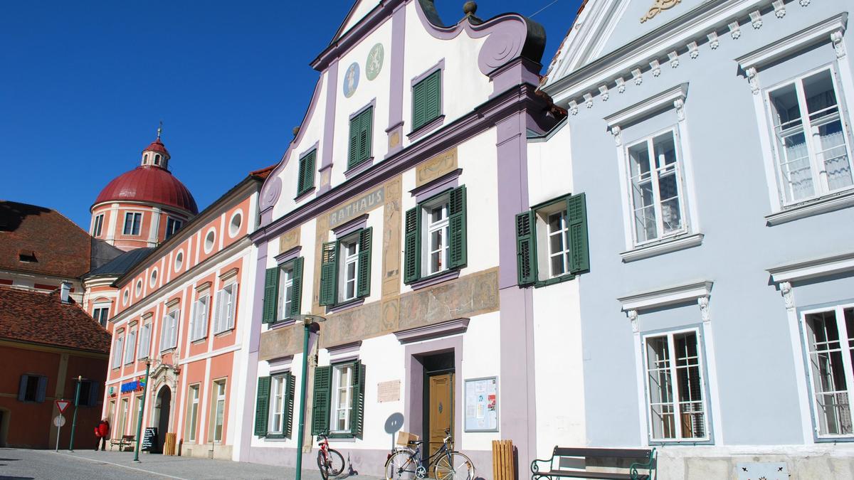 Im Rathaus Pöllau muss der Gürtel enger geschnallt werden