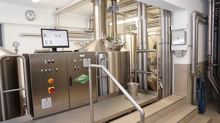 Seine Brauerei auf den neuesten Stand der Lagertechnik zu bringen, ist Uli Bachers Bestreben, das er mit dem Zubau an die Shilling-Brauerei umsetzt.