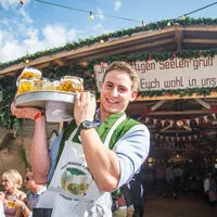 Dann prost! Ab Samstagmittag startet in Altaussee der Bierzelt-Betrieb