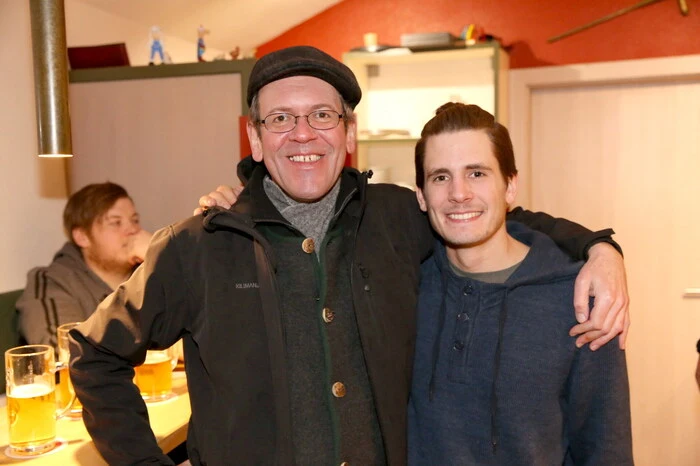 Und so hatten sich am Samstagabend zahlreiche Popfans in das gemütliche Bierlokal aufgemacht, um beim Konzert der „Lannoys“ dabei zu sein.
