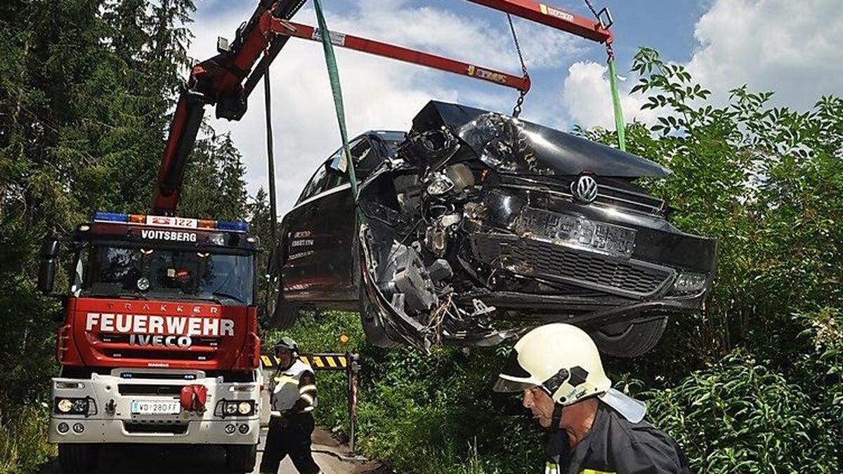 Das Rote Kreuz brachte die Lenkerin ins LKH Voitsberg