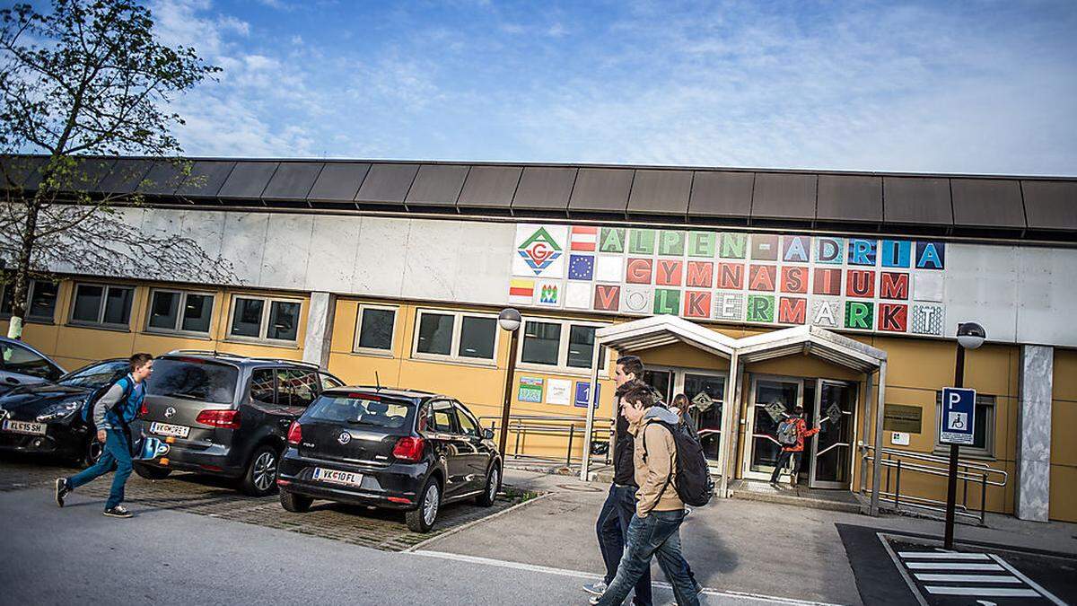 Das Alpen-Adria-Gymnasium wird abgerissen und neu gebaut. 