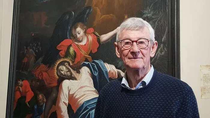 Günter Theuerkauf vor einem Amonte-Kunstwerk in Rein
