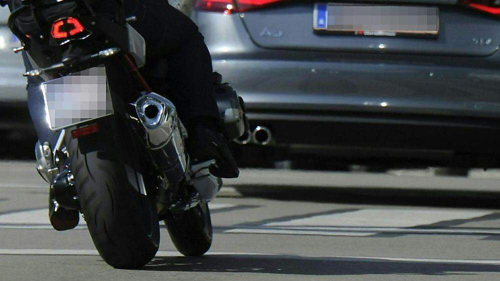 Der Motorradfahrer begab sich nach dem Unfall selbst ins Klinikum (Sujetbild)