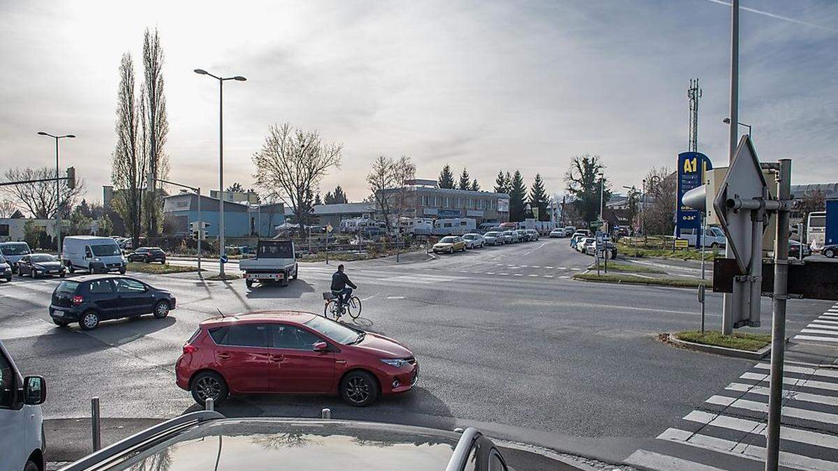 Die Josef-Huber-Gasse soll nach dieser Kreuzung verlängert und unter der Marienhütte und der Bahn nach Reininghaus stoßen