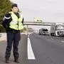 MANIF D AGRICULTEURS A9 Frederic Vennarecci/Maxppp - 22/01/2024 Perpignan et blocage du Peage sud autoroute A9 . Les agriculteurs ont bloques ce matin ds un premier temp l accès au péage pour ensuite bloquer la circulation sur l A9 ils réclament plus d aide de la part de l etatet du gouvernement car en 30 ans ils ont perdus 40% de leurs activités et chiffre d affaires, contre la hausse du GNR egalement.Une interpellation d un membre des jeunes agriculteurs et il doit être libéré avant la conference de presse du premier ministre GabrielAttal ce soir a 18h Perpignan, France, jan 22nd 2024. french farmers protest PUBLICATIONxNOTxINxFRAxBELxSUIxUK Copyright: xMAXPPPxFredericxVennareccix VEN20240122900_023