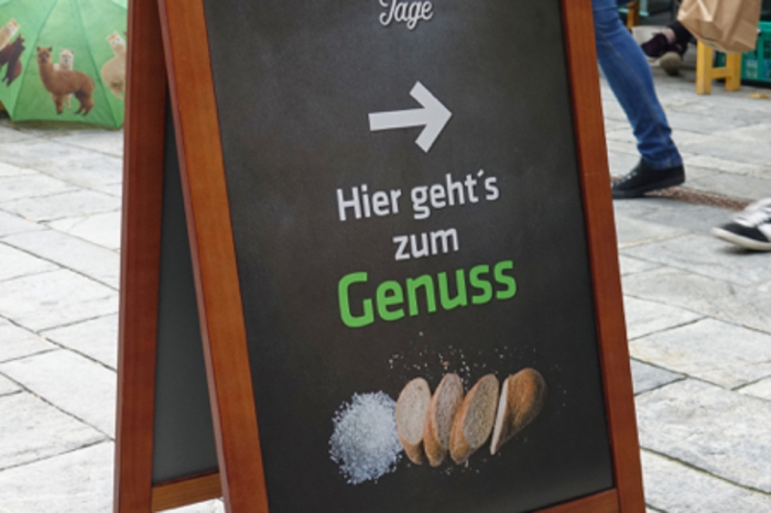 Im Kunsthaus Weiz und am Vorplatz herrschte reges Treiben. Vom vielfältigen Angebot der mehr als 30 heimischen Produzenten wurde auch reichlich gebrauch gemacht.