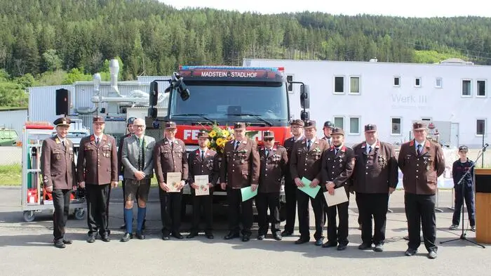 Nach langer Vorbereitungsphase konnte der der neue Lastkraftwagen, kurz LKWA, der Freiwilligen Feuerwehr Madstein-Stadlhof gesegnet und in den Dienst gestellt werden. Der LKWA wird für den Katastrophenhilfsdienst Steiermark eingesetzt