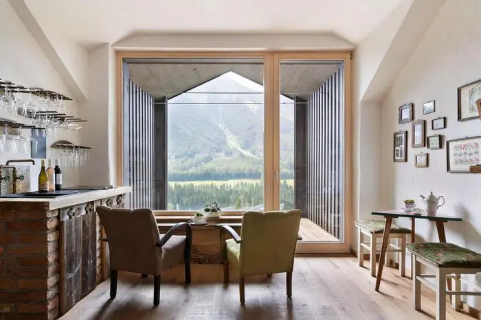 Blick von der Kaffeestube auf die Hohentauerner Bergwelt