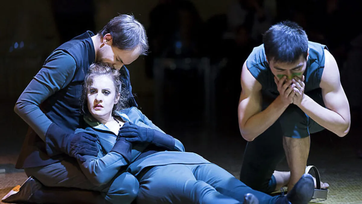 Mario Lerchenberger als Tancredi und Birgit Stöckler als Clorinda mit Tänzer Xianghui Zeng