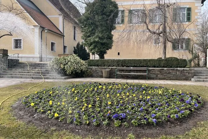 Die Gemeindegärtner kämpfen derzeit gegen die Trockenheit an.
