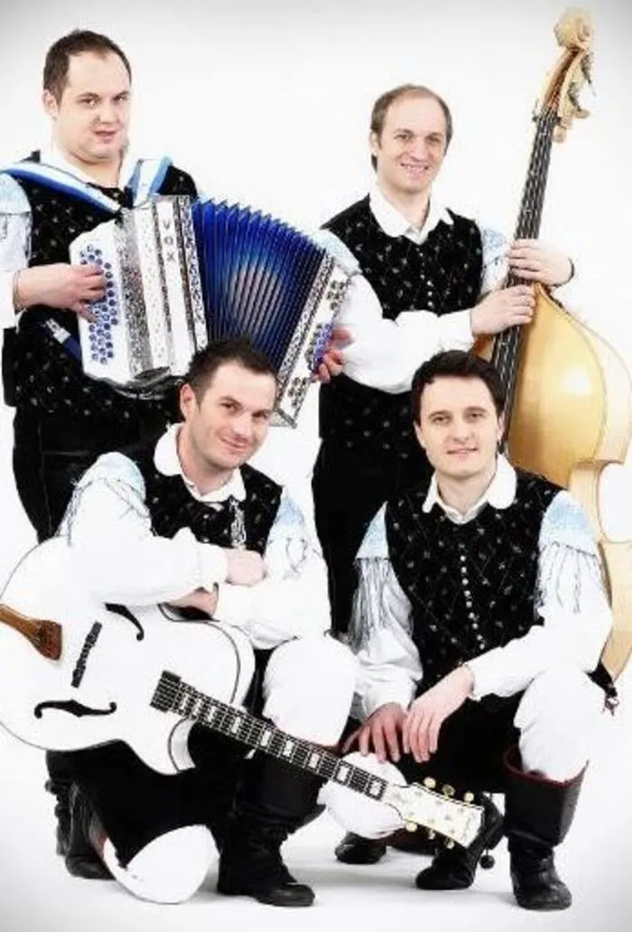 „Ansambel Modriajani“