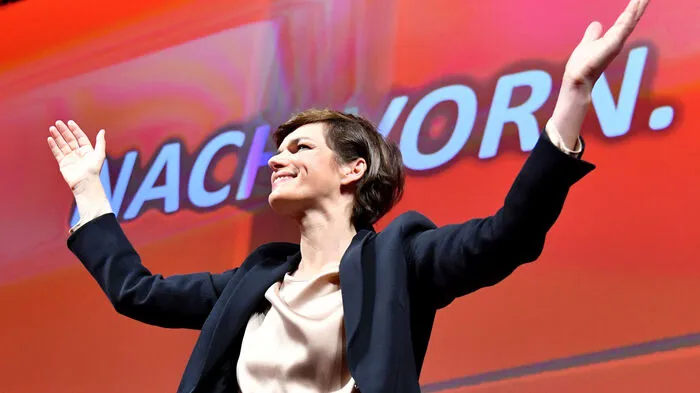 Beim SPÖ-Bundesparteitag in Wels übernimmt Pamela Rendi-Wagner offiziell das rote Zepter.