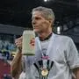 2025 jubelte Dietmar Kühbauer in Klagenfurt mit dem WAC über den Cupsieg