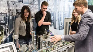 Die FH JOANNEUM bietet  zahlreiche Karrieremöglichkeiten 