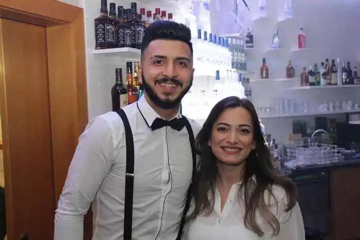 Die Werbetrommel dafür rührt auch "Mister Kärnten" Parsa Djawadi, der in Zukunft als Barchef fungieren wird.