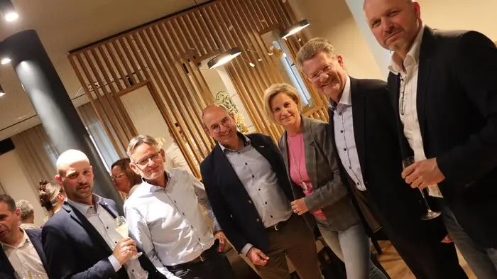 Ende 2022 wurde aus der „Knödelwirtin“ in Passail das Gasthaus „Der Schrenk“. Übernommen hat das Traditionsgasthaus die HP Gastro GmbH, mit den beiden Geschäftsführern Philipp Harrer und Dominik Pucher. Letzterer ist auch Küchenchef.