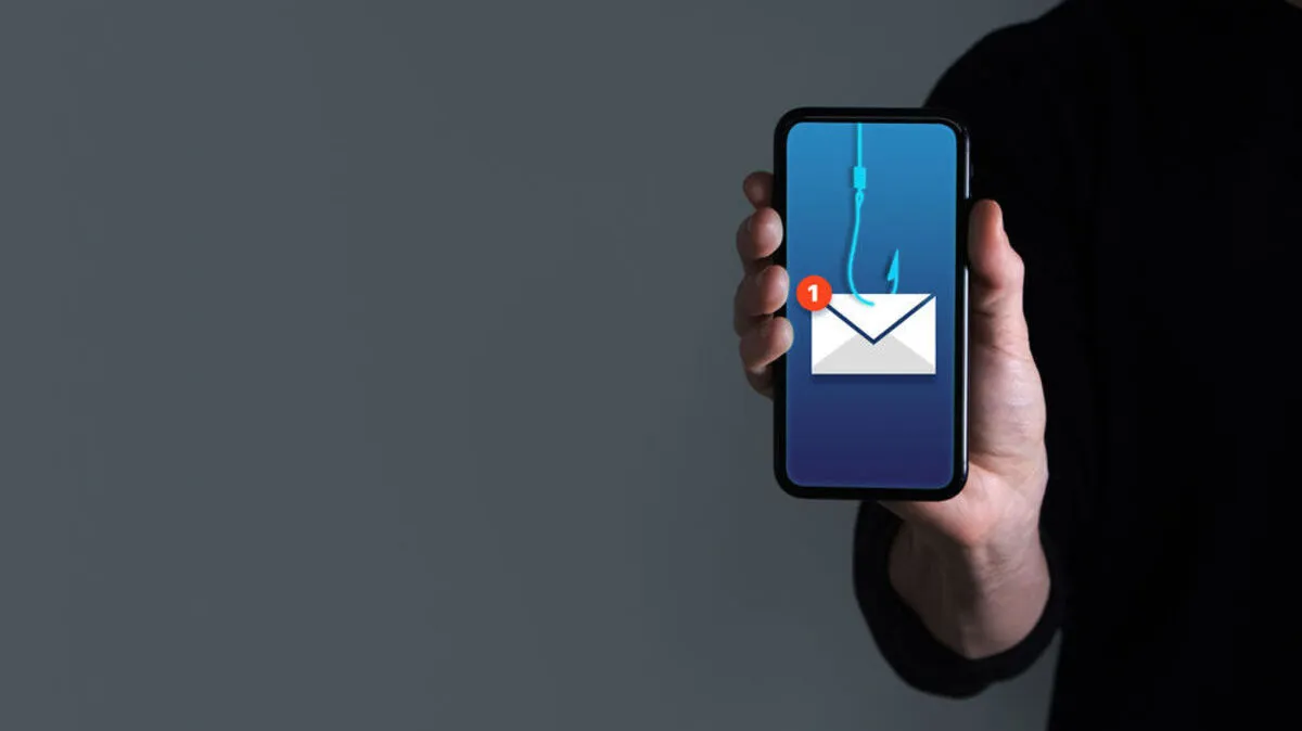 Betrüger wollen per SMS an Bank- oder Kreditkartendaten