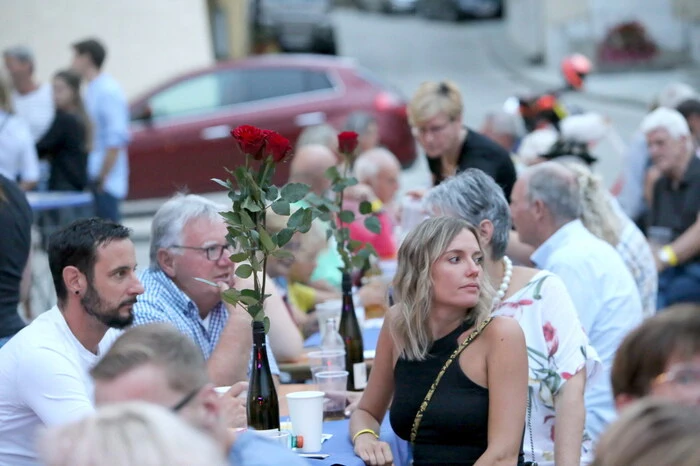 Am Salzburger Platz wurde am Freitagabend zum „Altstadt-Sommer-Festival" geladen.