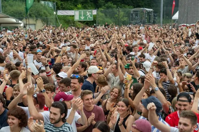 Beim Public Viewing wurde dicht an dicht gefeiert