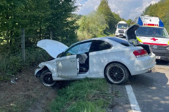 Wegen eines medizinischen Notfalls hatte ein Pkw-Lenker die Kontrolle über seinen Wagen verloren.
