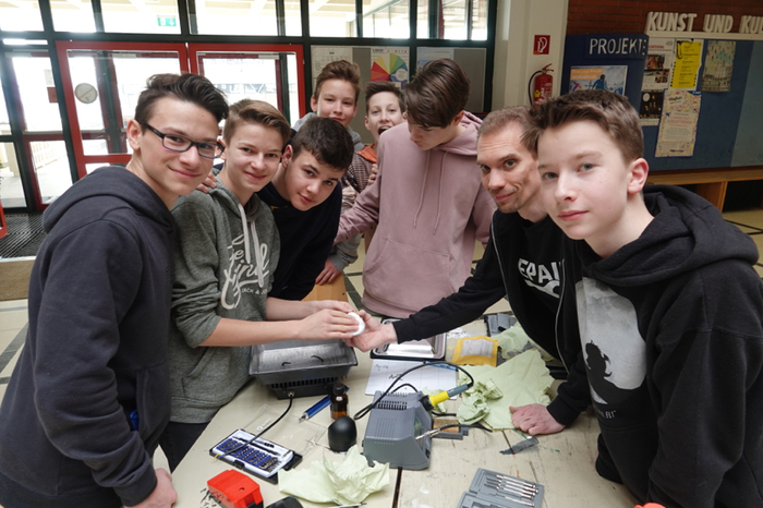 ...Elektrogeräte und Strahler wurden "wiederbelebt".