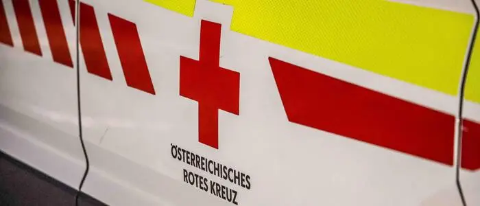 Die Rettung brachte die beiden verletzten Mädchen ins LKH Leoben.