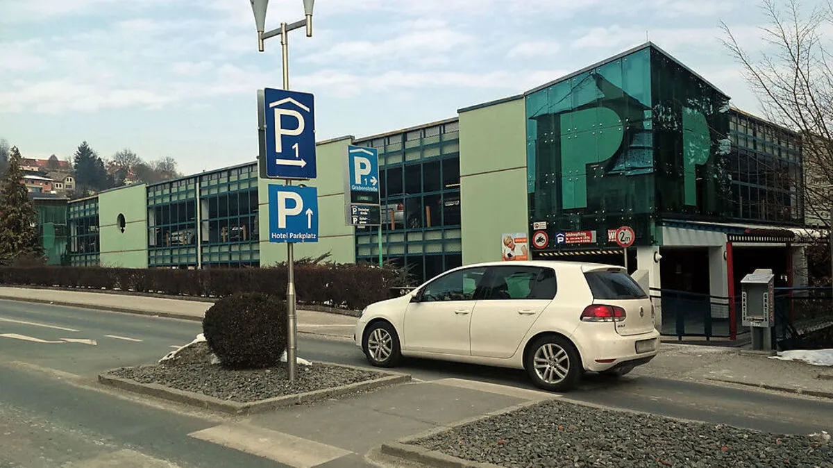 Das erste Parkhaus der Stadt wurde in der Grabenstraße errichtet 