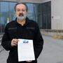 Hans Ortner konnte rund 70 Unterschriften im Gemeindeamt abgeben 