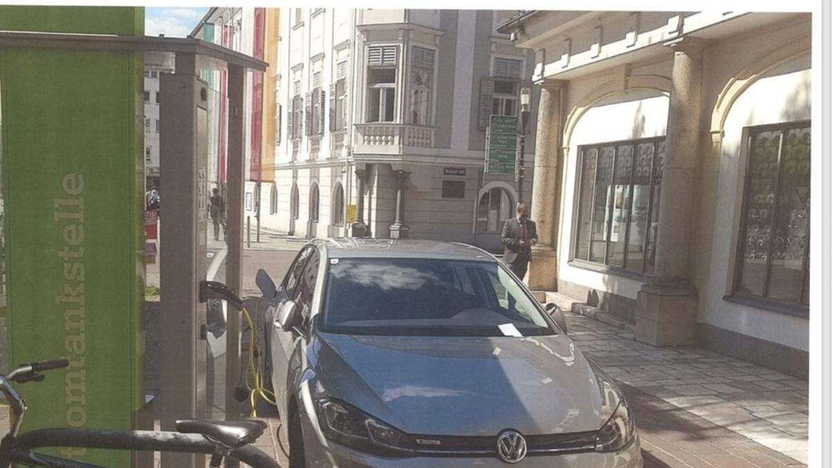 Bei dieser Stromtankstelle hatte der Rechtsanwalt immer wieder sein Elektroauto angeschlossen. Insgesamt kassierte er dafür sechs Strafzettel