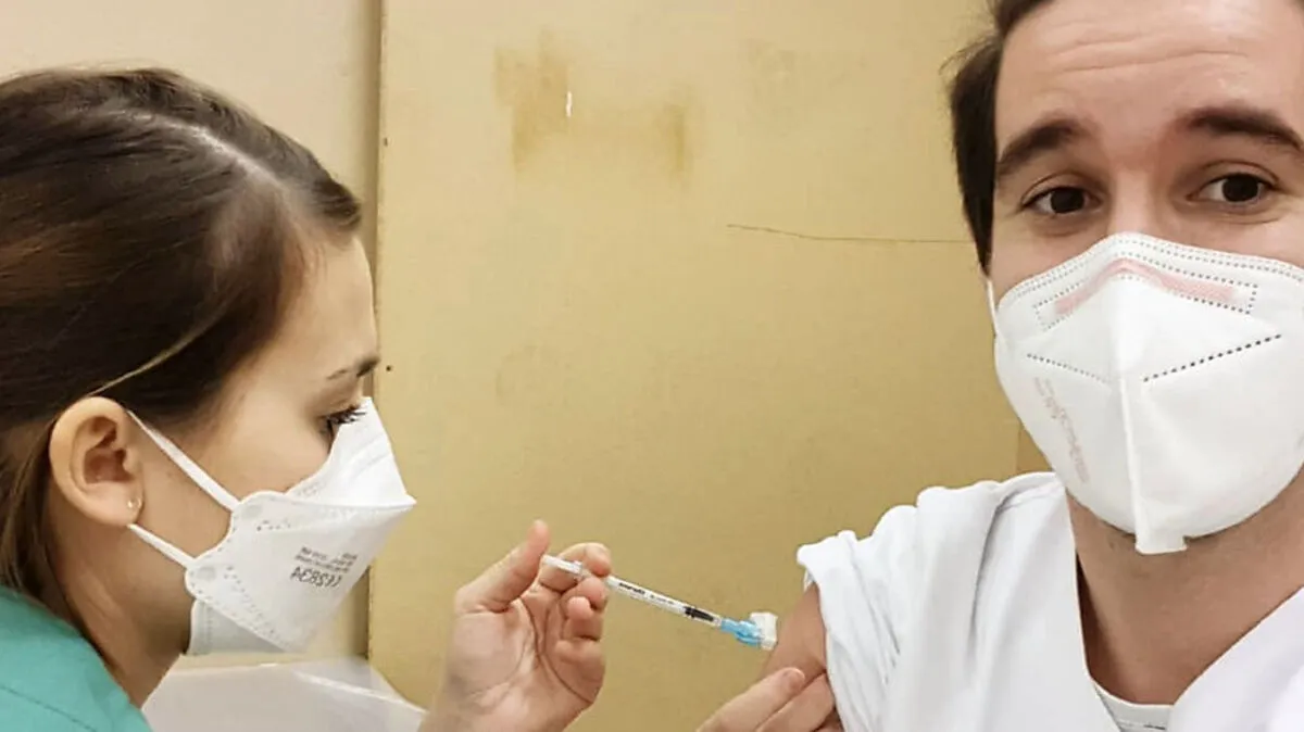 Georg Schwarzl bei seiner Impfung