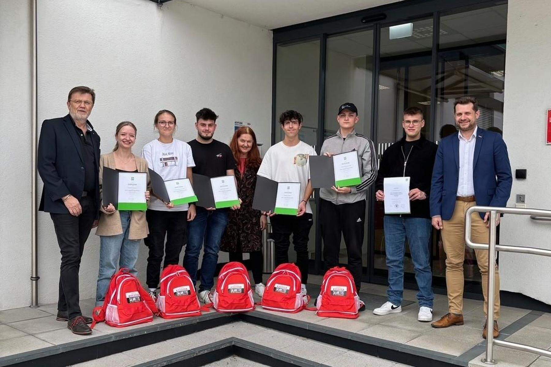 Wifi-Lehrlingsakademie: 6 von 29 Lehrlingen in Deutschlandsberg durften sich über Diplom freuen