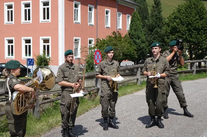Das Quartett - aber zu fünft? Finden Sie den Fehler?