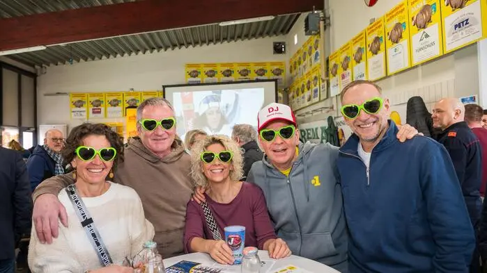 Im Heimatort der Skifahrerin Julia Scheib herrschte am Sonntag große Spannung.