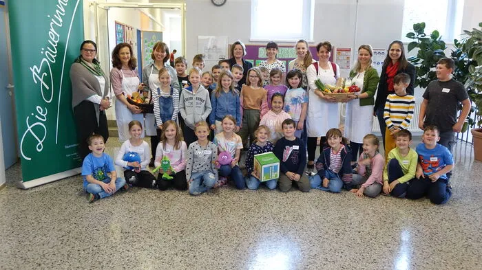 Die zweiten Klassen der Volksschule Ligist blickten hinter die Kulissen der heimischen Landwirtschaft. Im Mittelpunkt standen regionale Lebensmittel sowie deren Herkunftskennzeichnung.