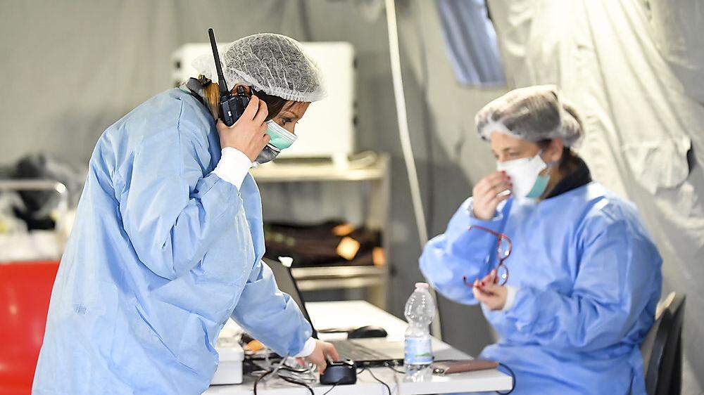 Italienische Ärzte im Einsatz für Covid-19-Infizierte