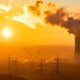 Das Klimaschutzgesetz sieht vor, dass bis 2030 der CO2-Ausstoß um mindestens 55 Prozent im Vergleich zu 1990 reduziert werden muss. Das soll nun schneller gehen 