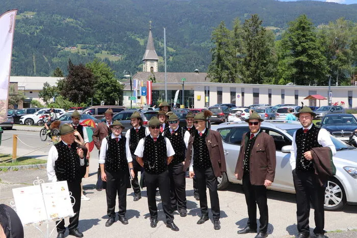 Bitte klicken Sie sich durch die Bilder!