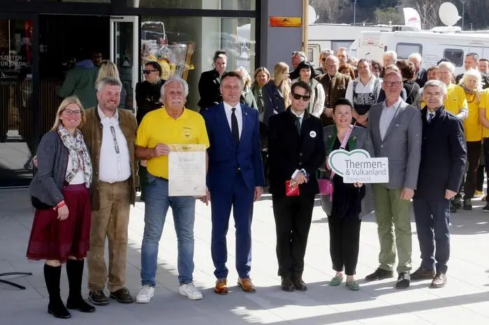 Auch das Thermen- und Vulkanland Steiermark und der Verein der Campingfreunde mit Obmann Reinhard Stieber gratulierten