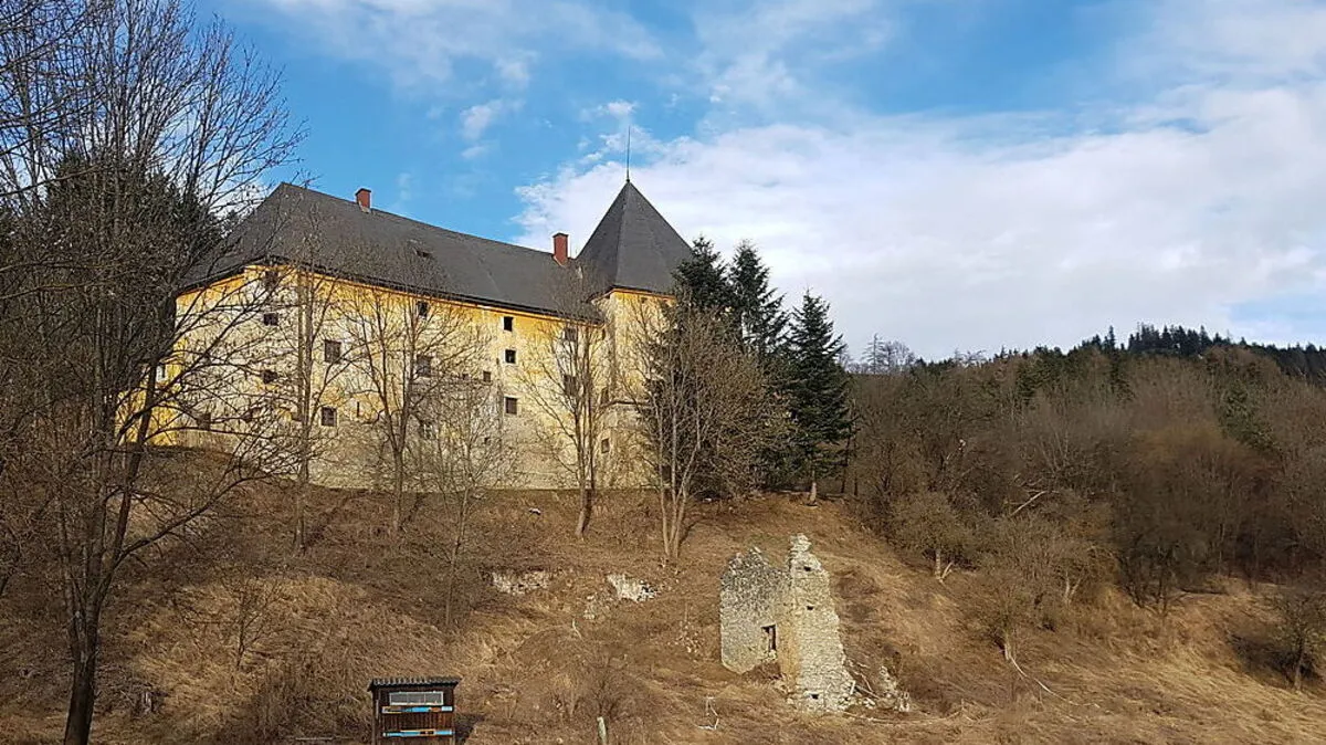 Das Schloss Sauerbrunn in Thalheim. Bald lässt Dietrich Mateschitz hier Bier brauen