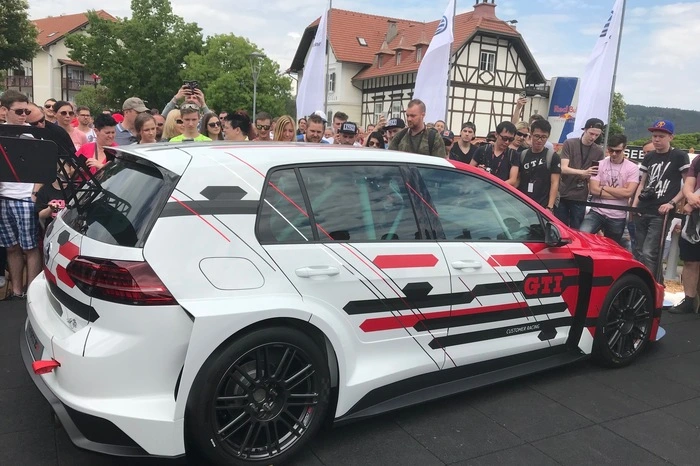 Starke Autos in Reifnitz.