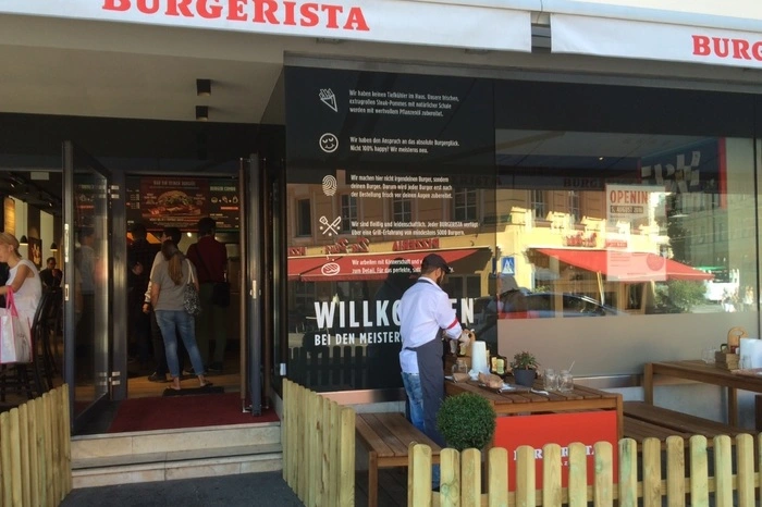. . . hat Burgerista am Jakominiplatz eröffnet.