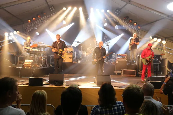 Seit 1977 rocken die Herren der "Spider Murphy Gang" die Bühnen in Österreich und Deutschland und sorgen dabei immer wieder für neue "Skandale im Sperrbezirk". 