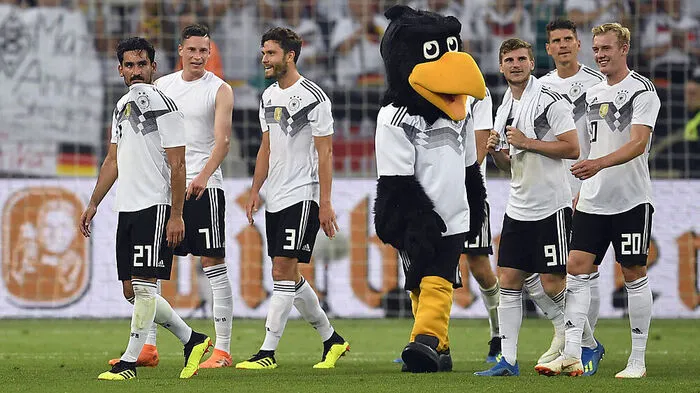 Deutschland besiegte Saudi-Arabien mit 2:1