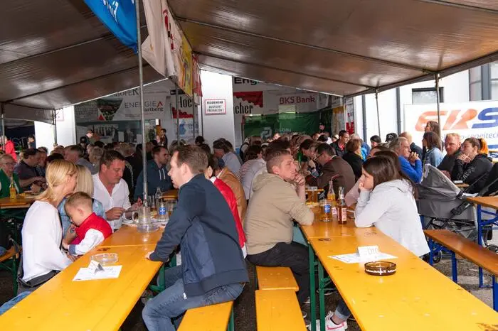 Darunter waren auch Feuerwehrkameraden aus Hartberg, Pöllau, Penzendorf, Mitterdombach und Schölbing.