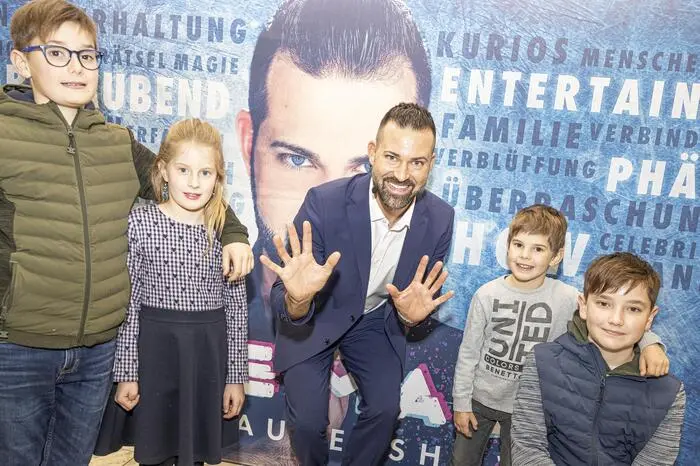 Die Show des Magiers wurde mit Spannung erwartet.